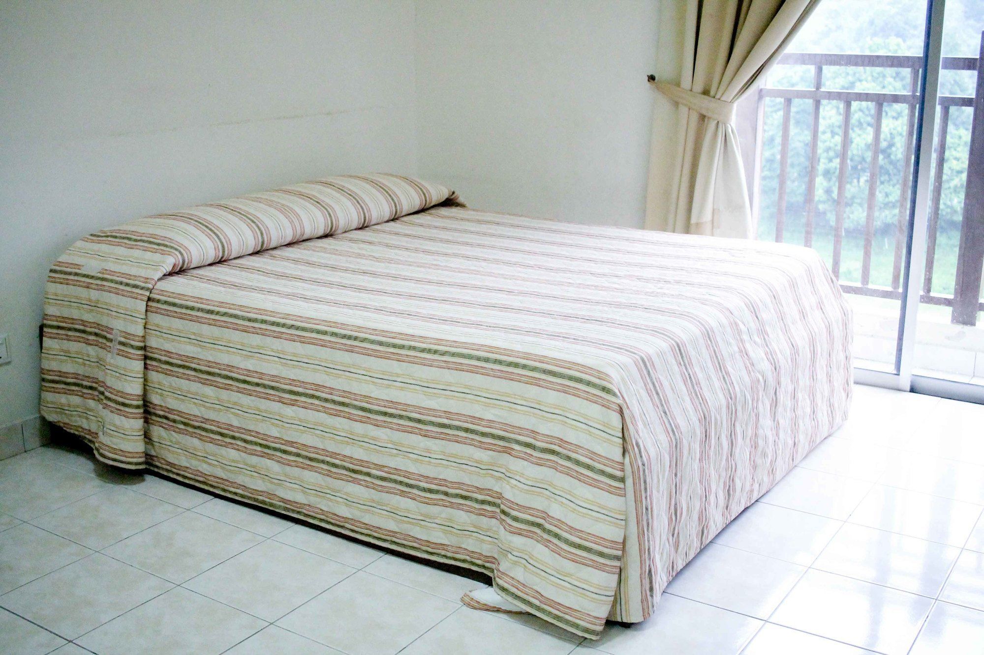 Suria Service Apartment-Hotel Bukit Merah Buitenkant foto